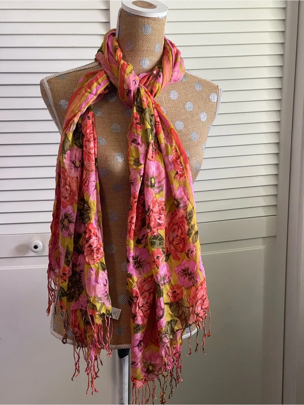 Isaac Mizrahi Live! floral scarf like new